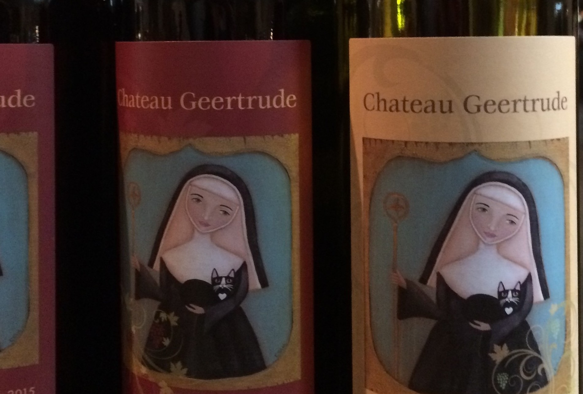 Verkoop van wijn ‘Chateau Geertrude’ en kaarsen